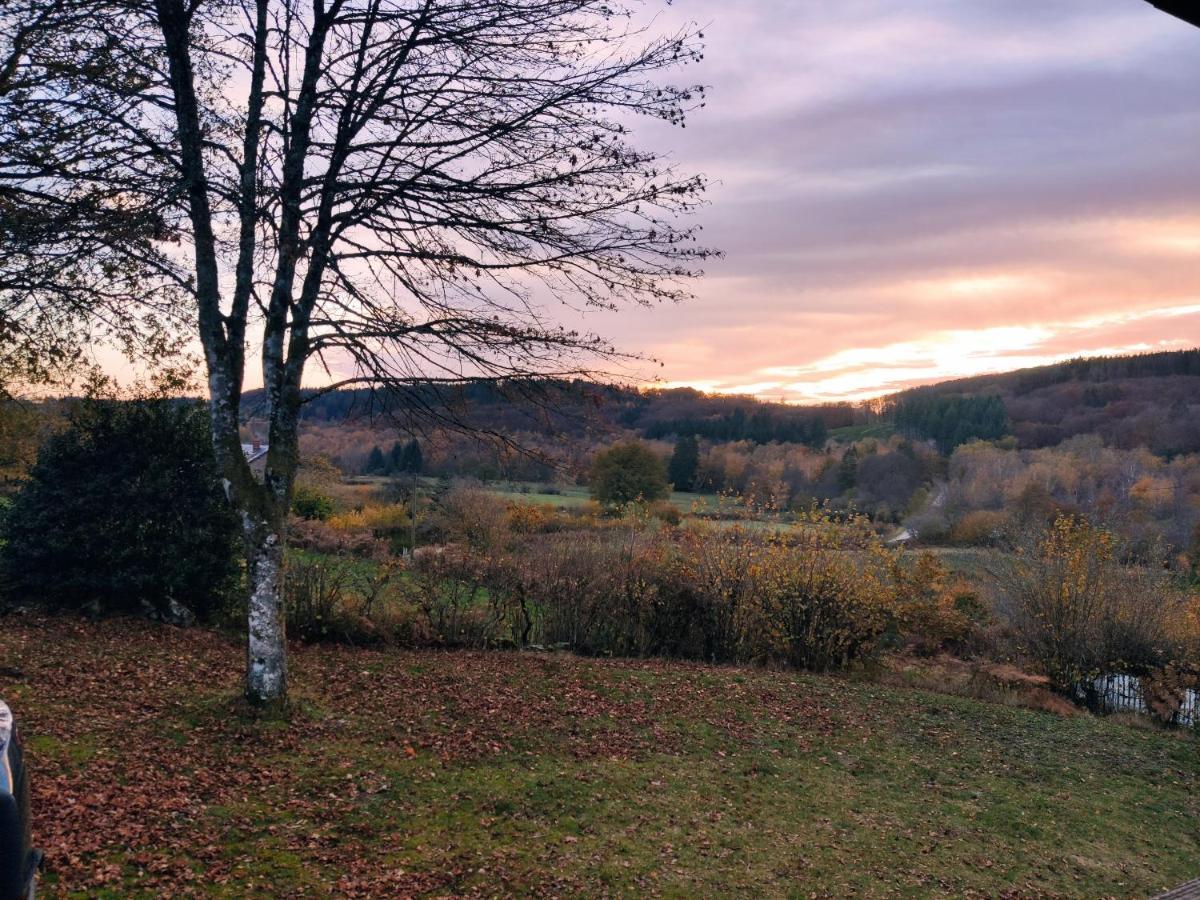 Chalet Deux Chambres Au Calme Saint-Brisson Luaran gambar
