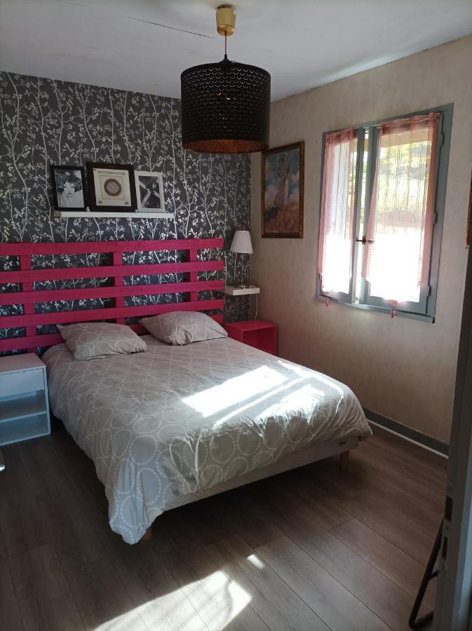 Chalet Deux Chambres Au Calme Saint-Brisson Luaran gambar